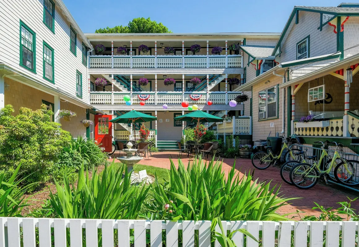 Pequot Hotel hotel hero