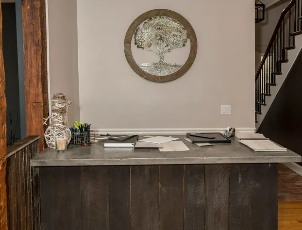 Creekside Inn hotel detail image 1