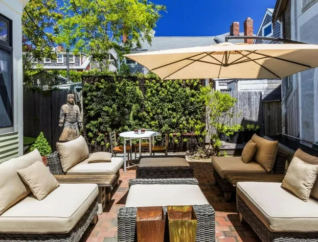 Pilgrim House hotel detail image 3