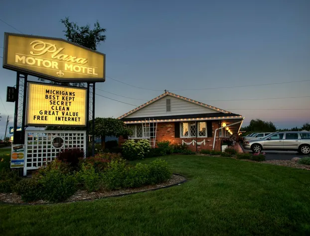 Plaza Motor Motel hotel detail image 1
