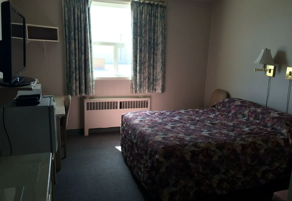 Swan Hills Hotel hotel hero