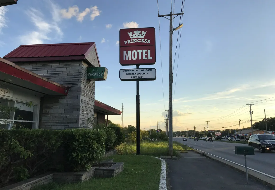 Princess Motel Maryville hotel hero