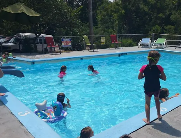 Auroras Kentucky Lake Cottages hotel detail image 3