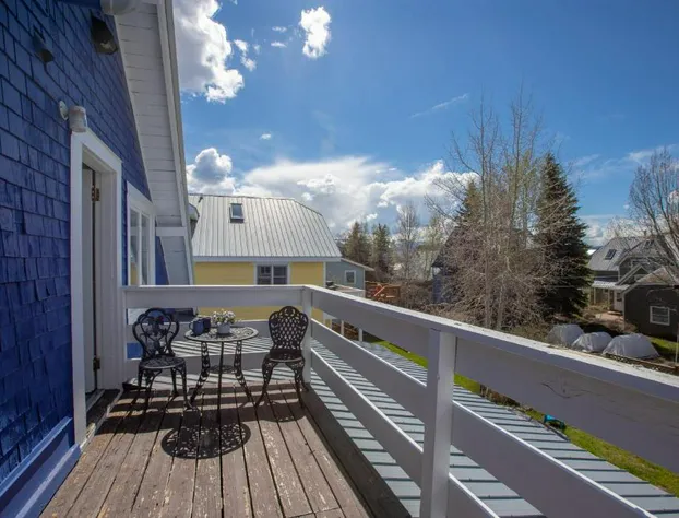 Purple Mountain Bed & Breakfast hotel detail image 3