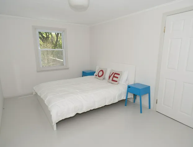 15 Ditch hotel detail image 1