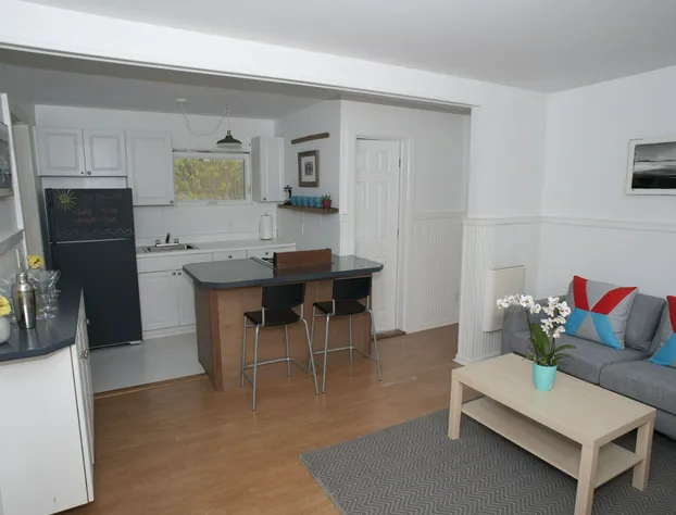 15 Ditch hotel detail image 2