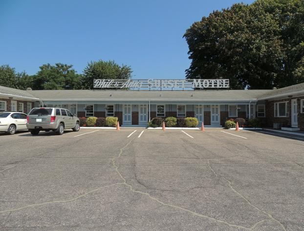 Phil & Anns Sunset Motel hotel detail image 1