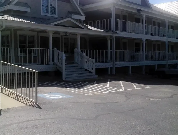 Candlelight Inn hotel detail image 1