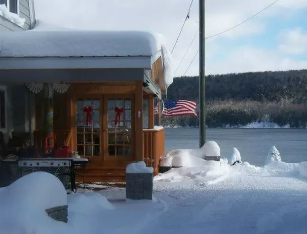 Cobblescote on the Lake hotel detail image 1