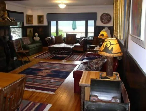 Cobblescote on the Lake hotel detail image 3