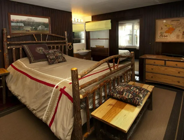 Cobblescote on the Lake hotel detail image 4