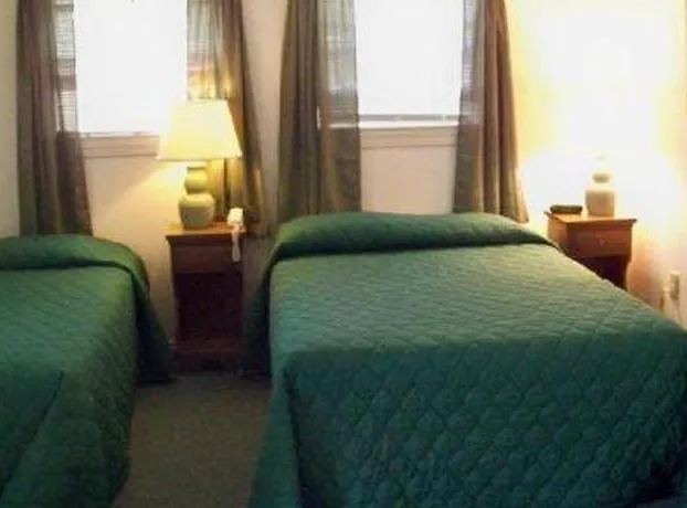 Mount Whittier Motel hotel detail image 1