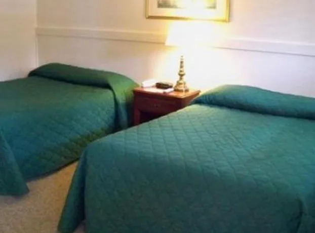 Mount Whittier Motel hotel detail image 3