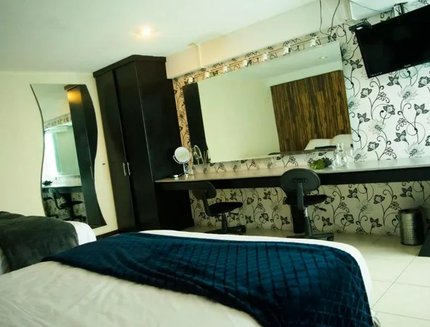 Giakor Suites hotel detail image 3