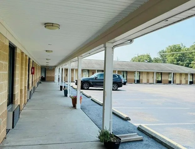 Executive Inn hotel detail image 1