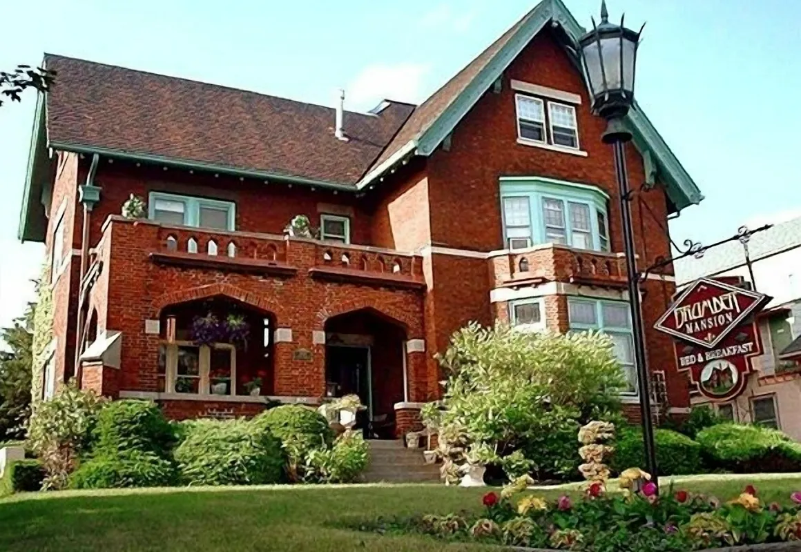 The Brumder Mansion hotel hero