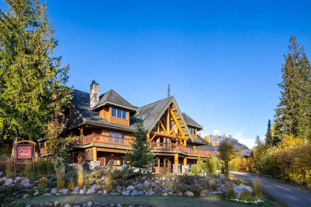 Vagabond Lodge at Kicking Horse Resort hotel hero