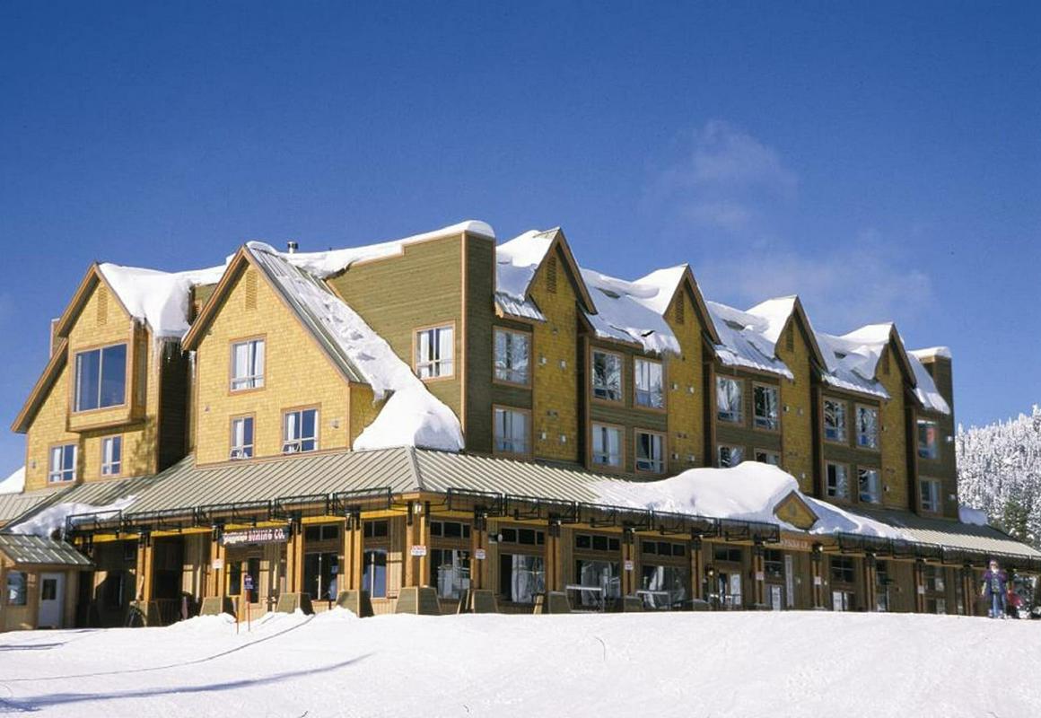 Chateau Big White hotel hero