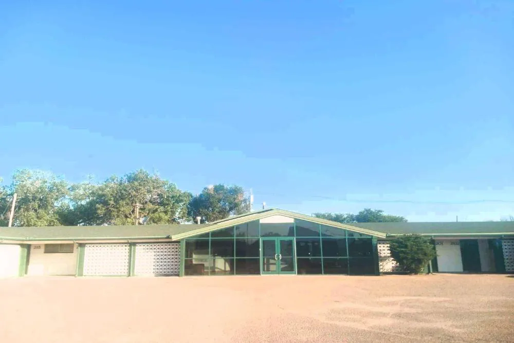 HomeTown Inn By OYO Lakin, KS hotel hero