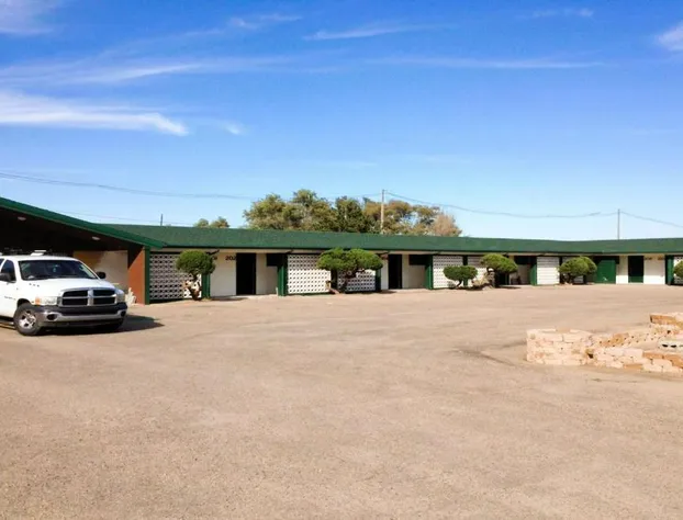 HomeTown Inn By OYO Lakin, KS hotel detail image 1