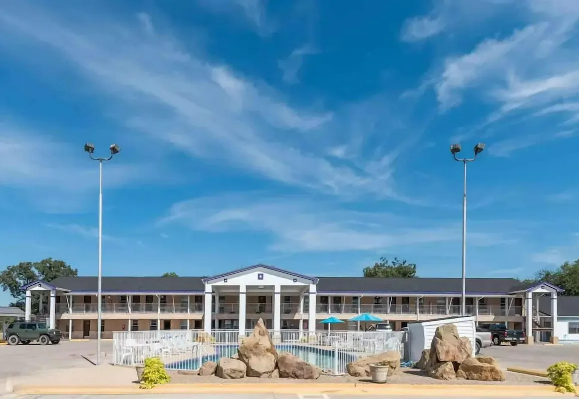 Relax Inn Mineral Wells hotel hero