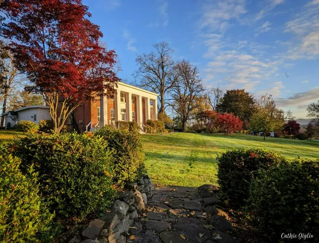 Cromwell Manor Inn hotel detail image 1