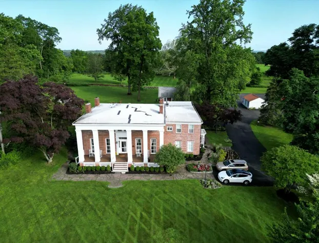 Cromwell Manor Inn hotel detail image 2