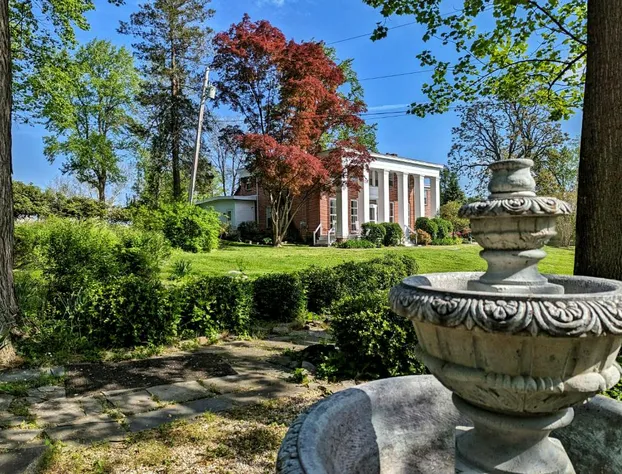 Cromwell Manor Inn hotel detail image 1