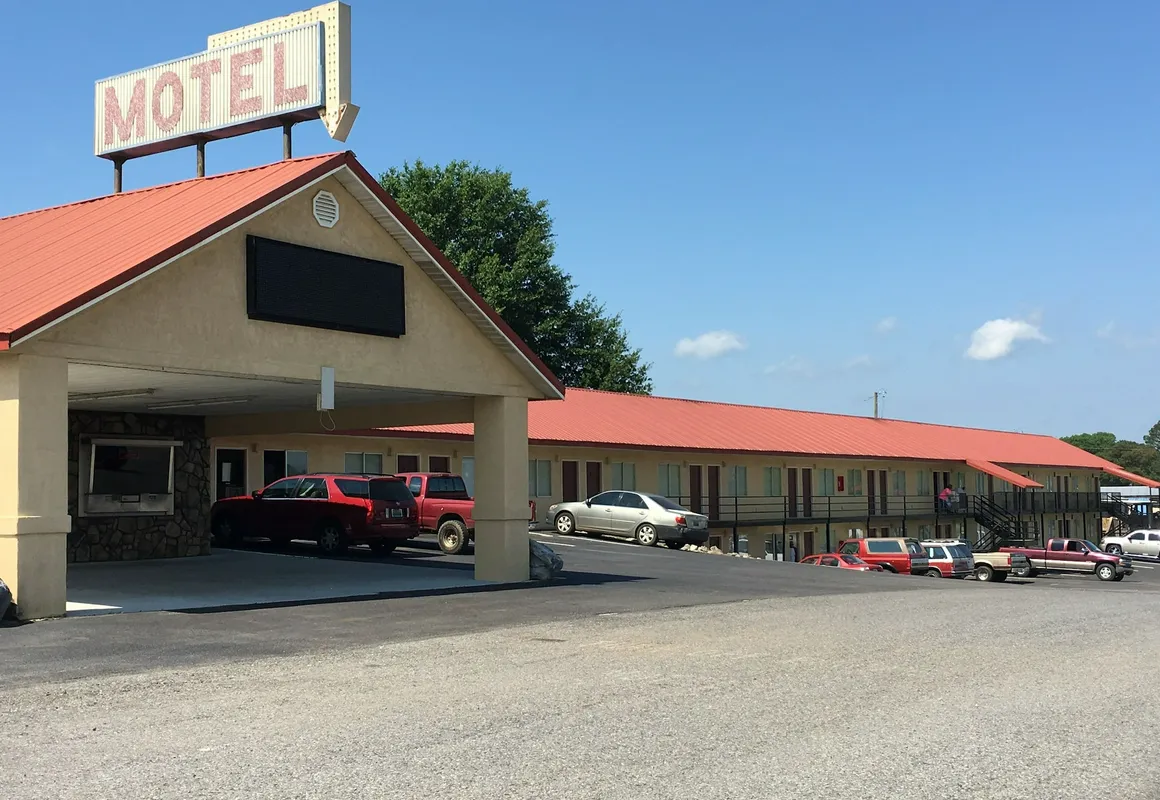 McCaig Motel hotel hero