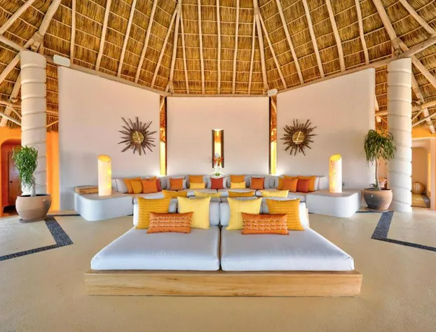 Sol de Oriente hotel detail image 3