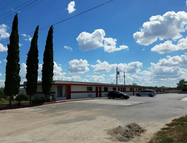 Luxury Inn & RV Park hotel detail image 4