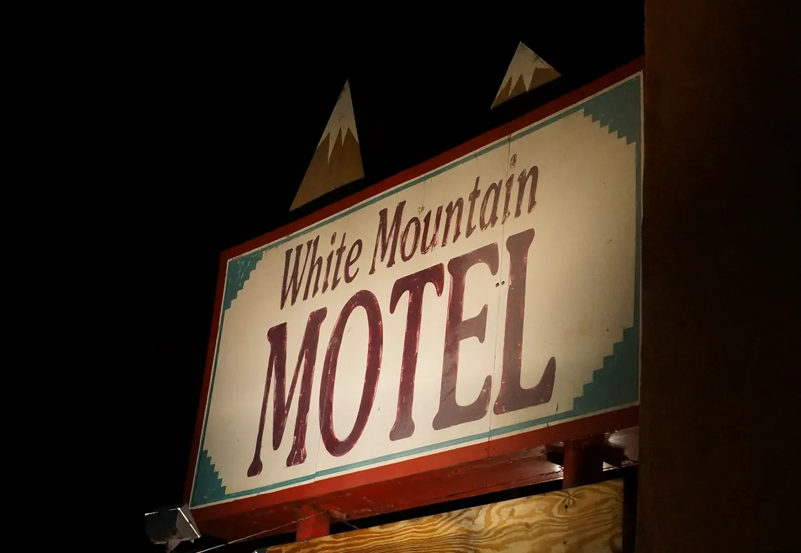 White Mountain Motel hotel hero