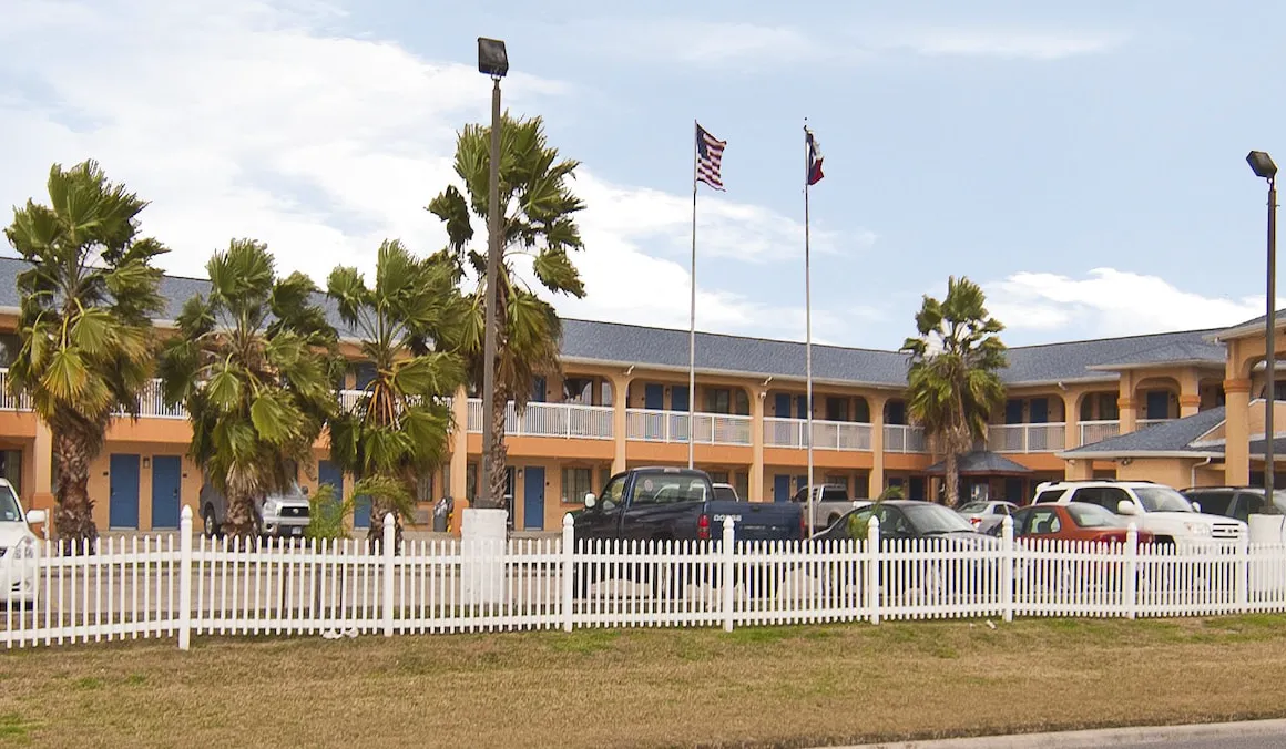 Executive Inn hotel hero