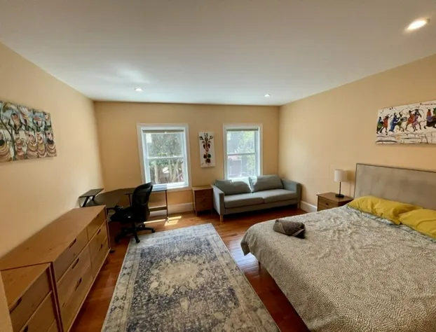 Chez Pat in Cambridge hotel detail image 3