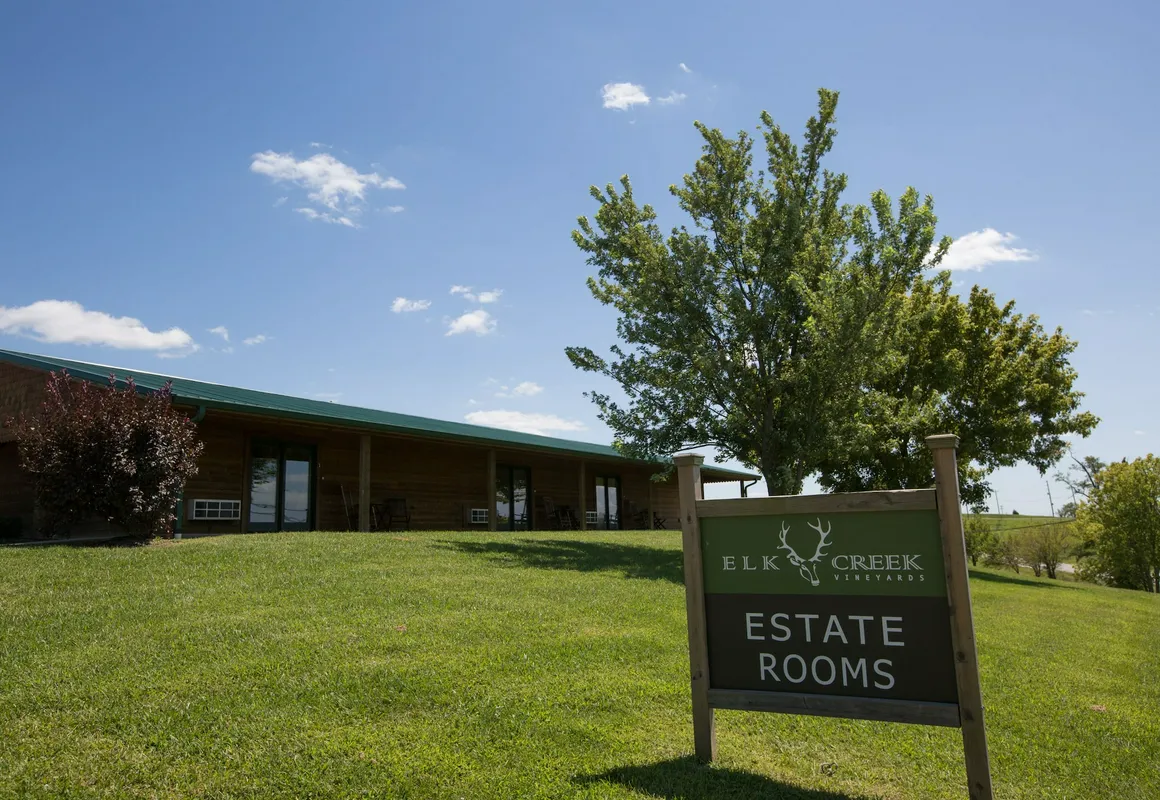 Elk Creek Lodging hotel hero