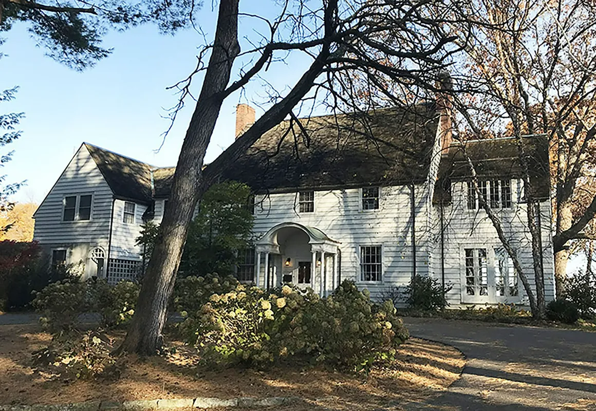 Four Mounds Inn hotel hero