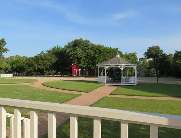 Yellow House Bed and Breakfast hotel detail image 4