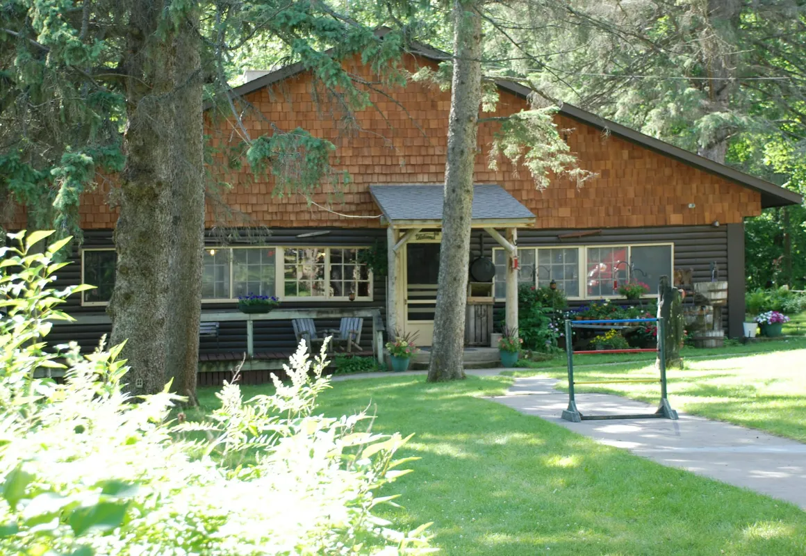 Crow Wing Crest Resort hotel hero