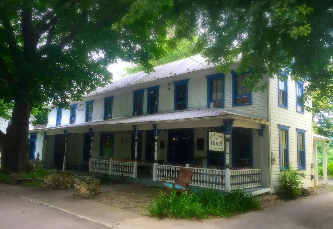 Riverside Hotel hotel hero