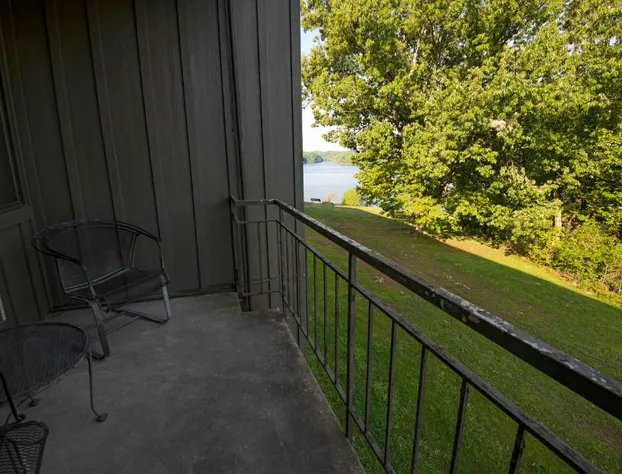 Barren River Lake State Resort Park hotel detail image 3