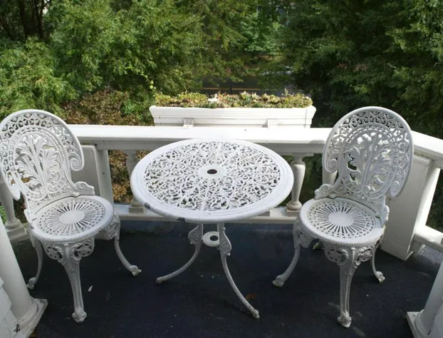 The Lion and the Rose B&B hotel detail image 4