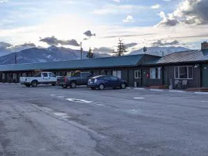 Rivers Mountain Motel hotel hero