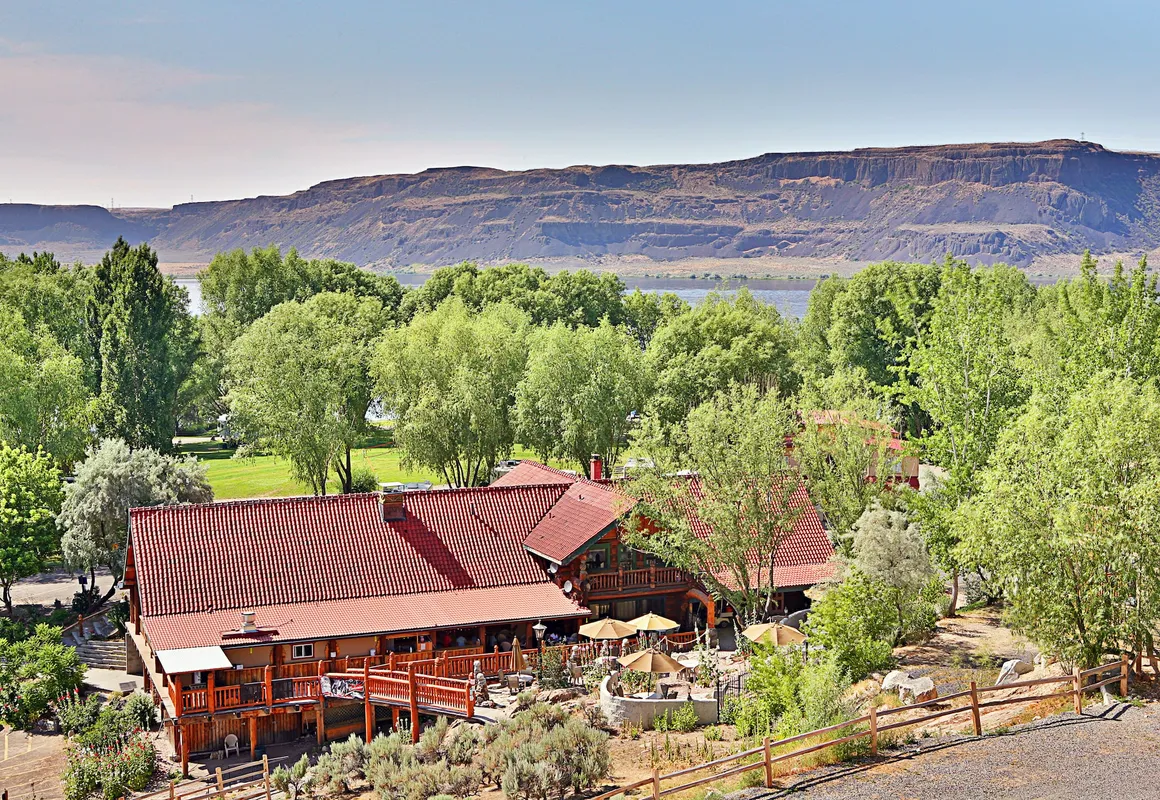 Sunbanks Lake Resort hotel hero