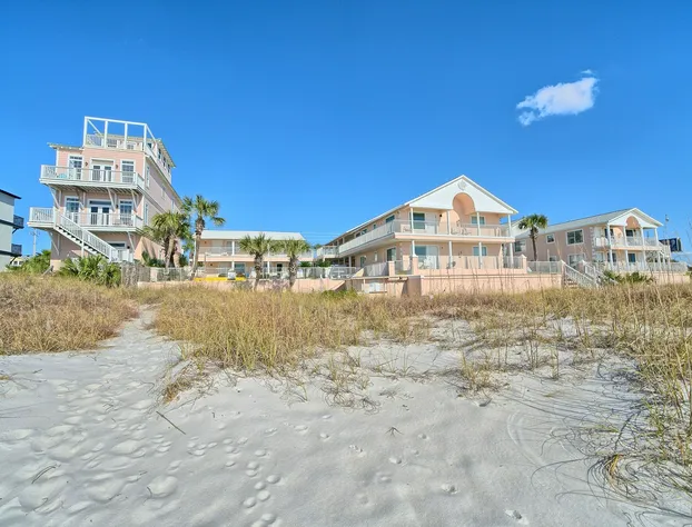 Pineapple Villas hotel detail image 2