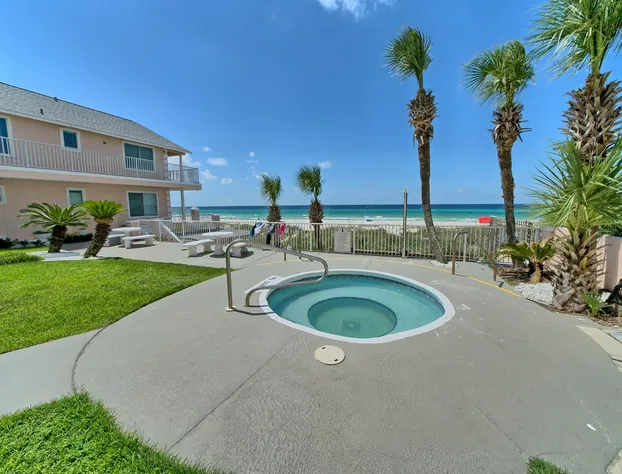 Pineapple Villas hotel detail image 3