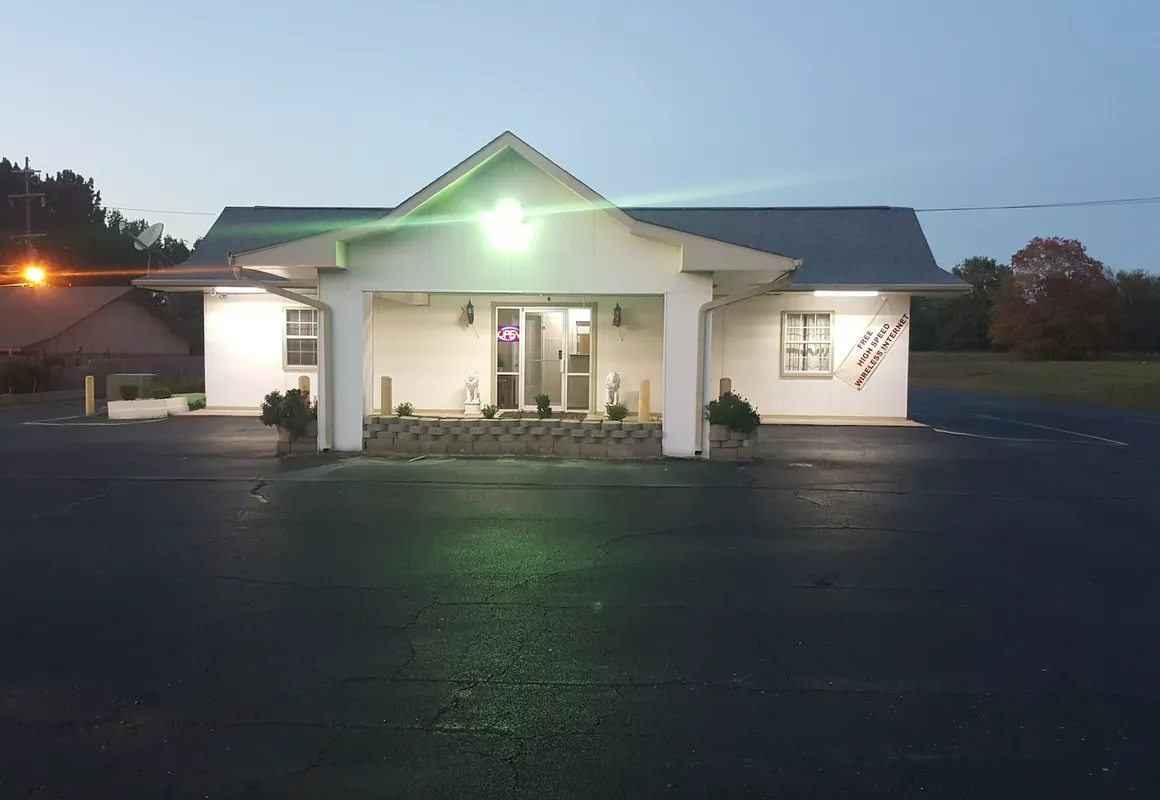 American Inn hotel hero