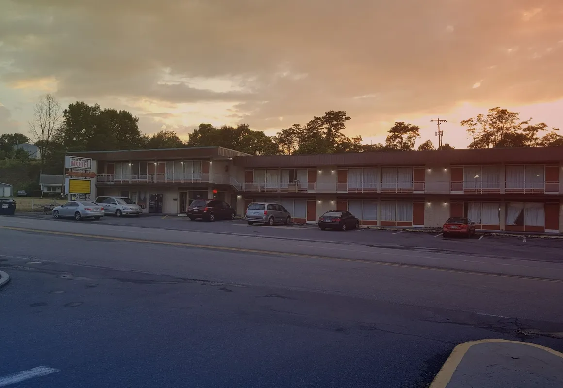 Breezwood Motel hotel hero