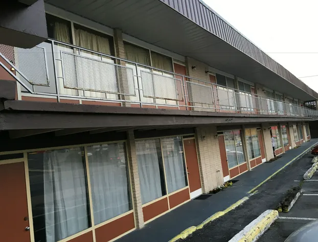Breezwood Motel hotel detail image 3