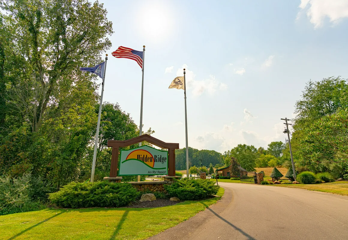 Sun Retreats Gun Lake hotel hero