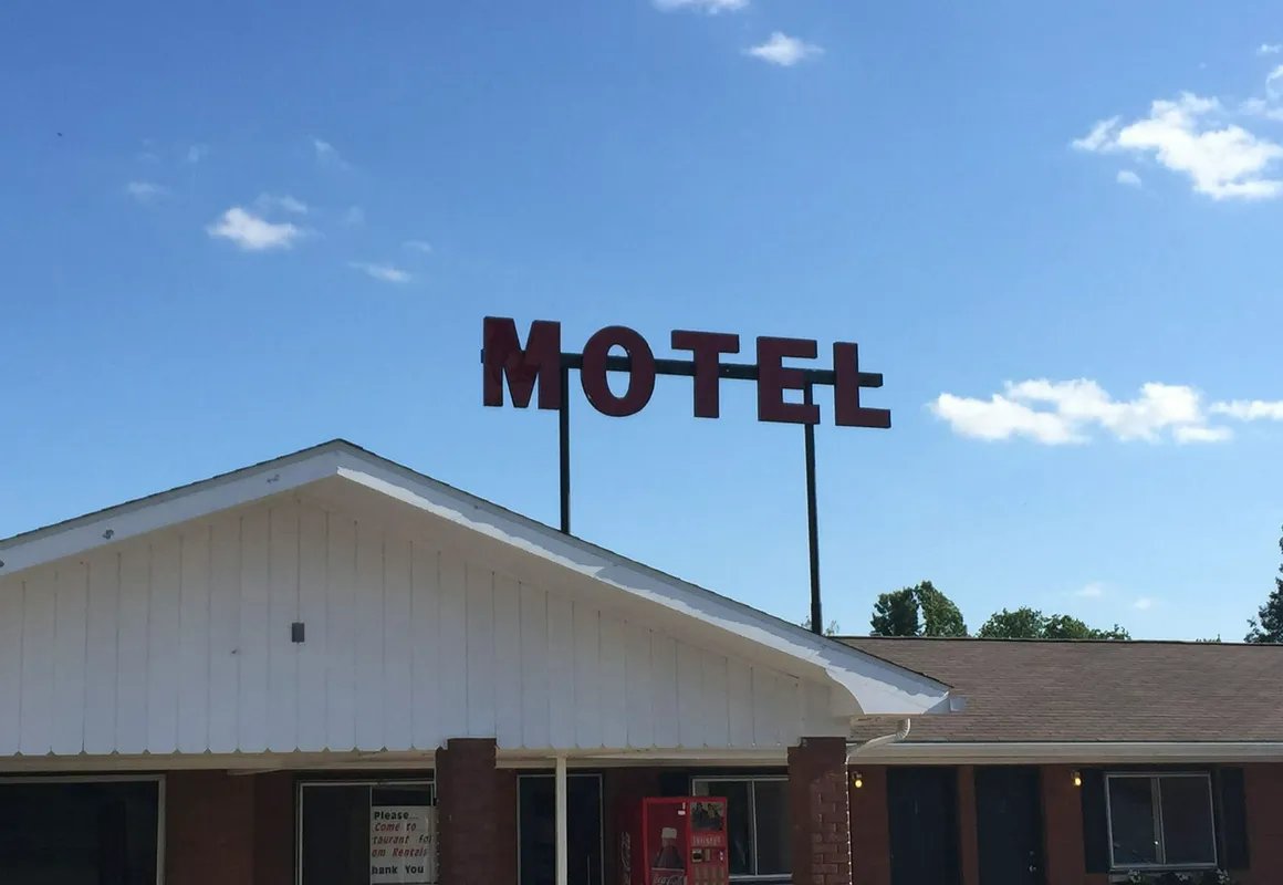 Powhatan Motel hotel hero